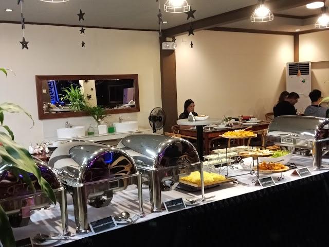 DJ Balcony Restaurant & Bar